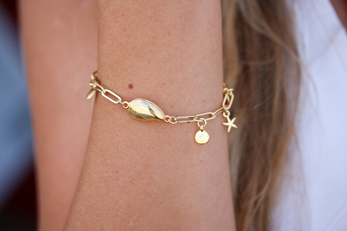 Paperclip Chain in Shiny Gold Sample