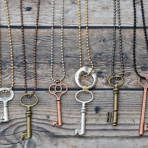 Pewter Key Charm 31 ANTIQUE BRASS - piece