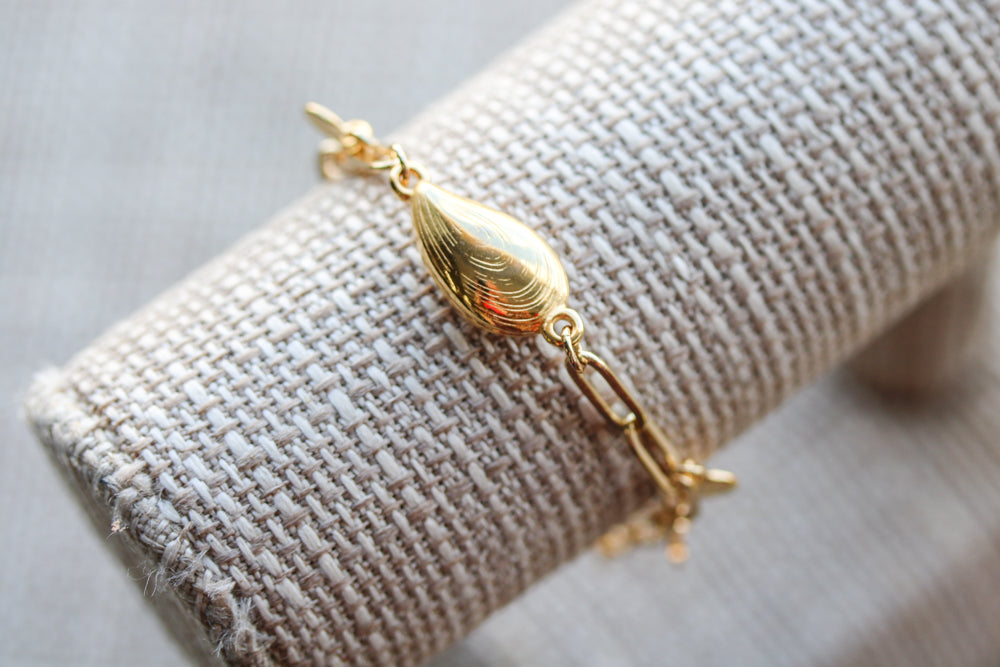 Small LOOP MUSSEL SHELL magnetic clasp GOLD - 10 clasps