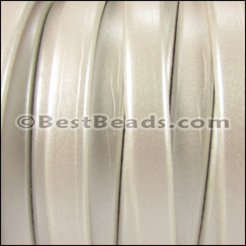 Regaliz® 4.5mm leather METALLIC WHITE - meter